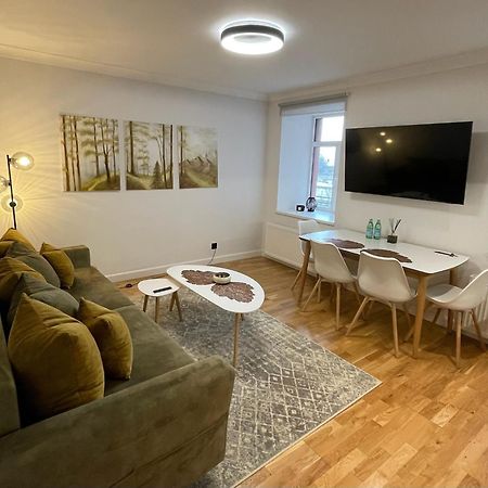 Premium Apartment In Quiet & Historical Area Riga Buitenkant foto