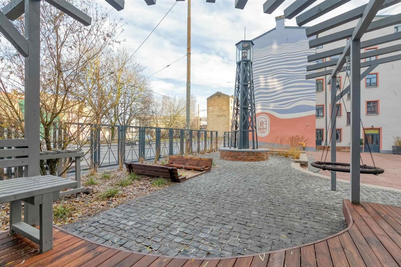 Premium Apartment In Quiet & Historical Area Riga Buitenkant foto