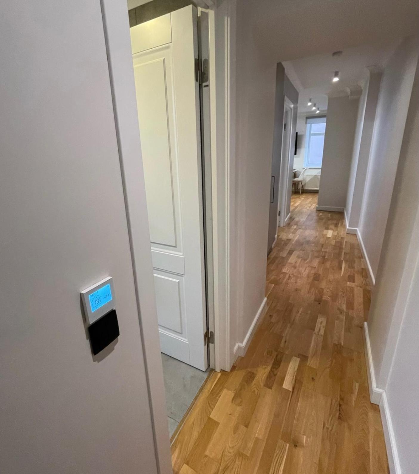Premium Apartment In Quiet & Historical Area Riga Buitenkant foto