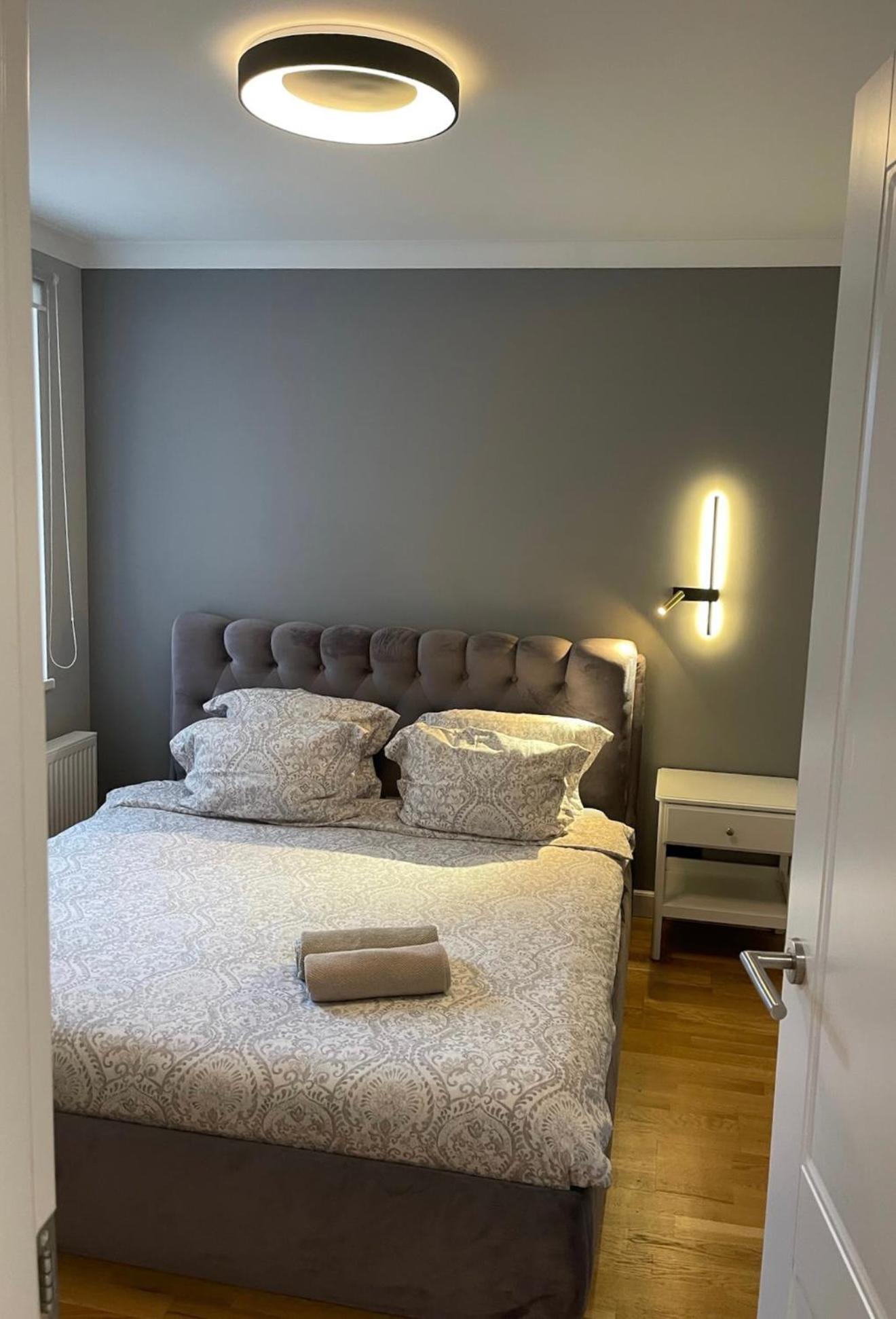 Premium Apartment In Quiet & Historical Area Riga Buitenkant foto